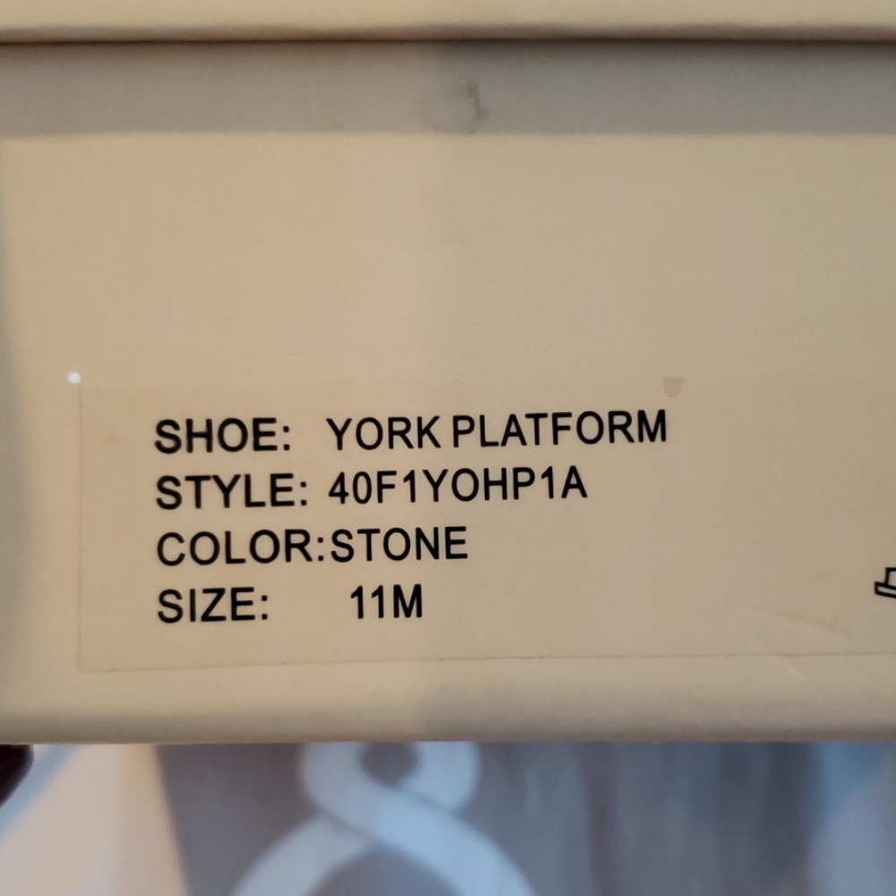 Shoe - Picture 5 of 5